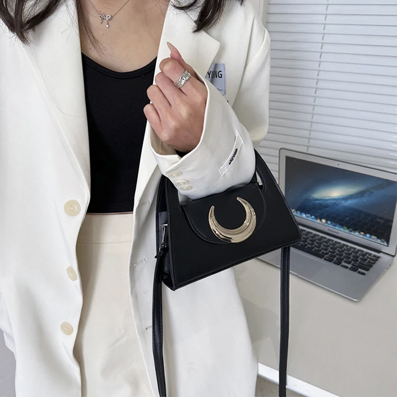 2023 New Solid Moon Ladies Shoulder Bags For Women Fashion PU Leather Small Handbags Sweet Ladies Crossbody Bag