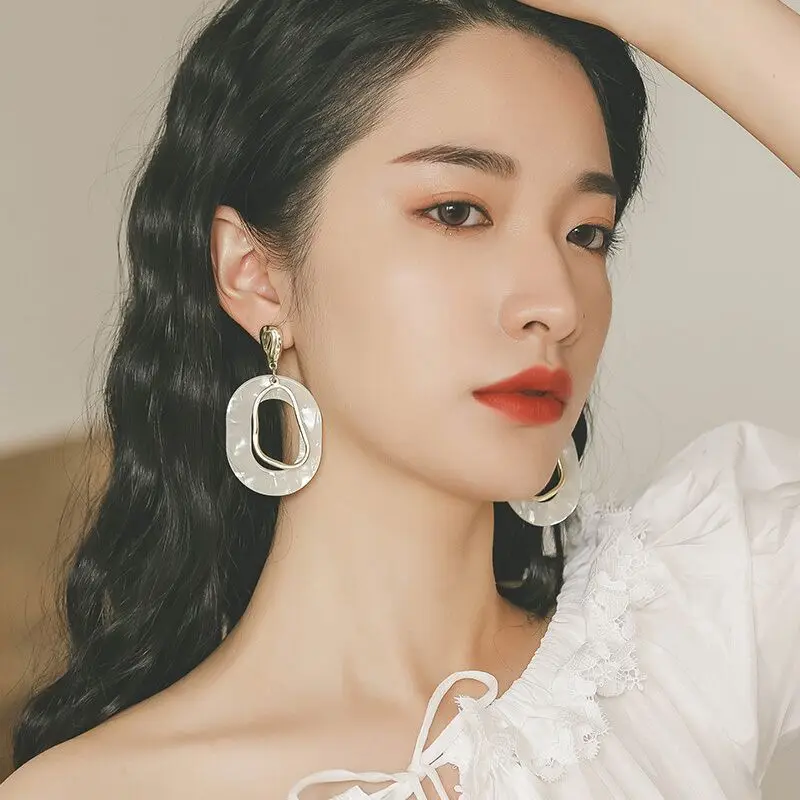 

KADRUFI Vintage Acrylic Exaggerate Oval Metal Dangle Earrings for Women Korean Fashion Hoop Drop Earring Party Jewelry Gifts