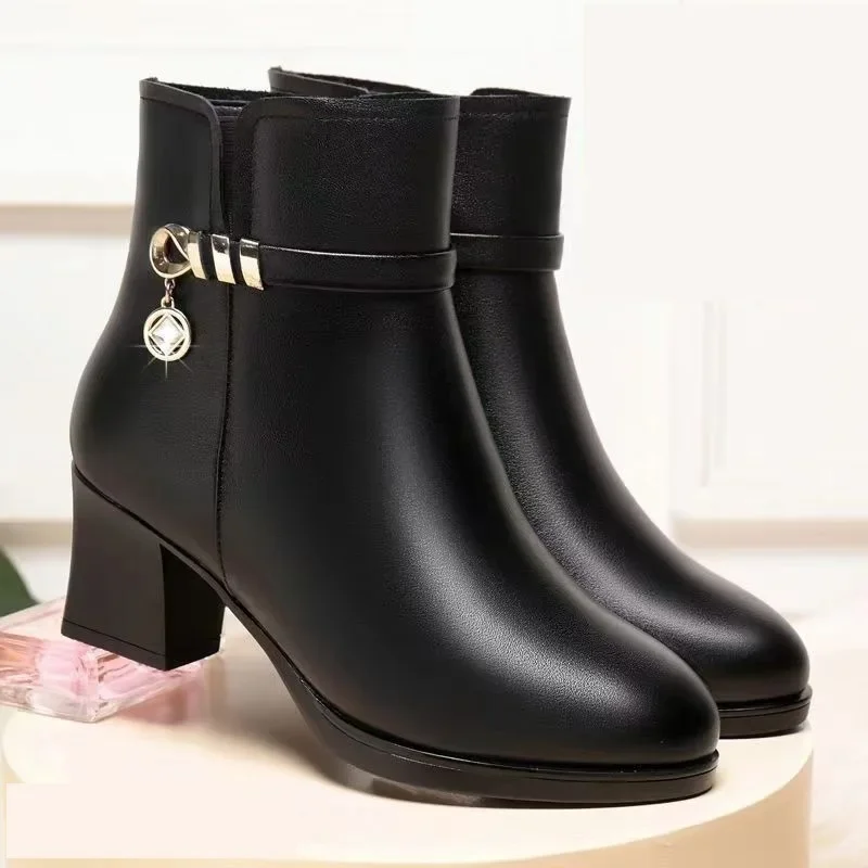 

Mom's Shoes Fashion Soft Quality Leather Solid Color Zippers Thick High Heeld Ankle Boots Plush Warm Winter Modern Chelsea Boot