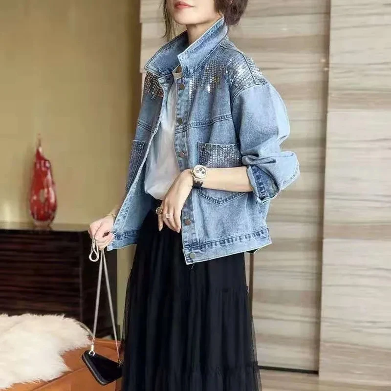 Женская короткая джинсовая куртка с блестками свободная винтажная на пуговицах