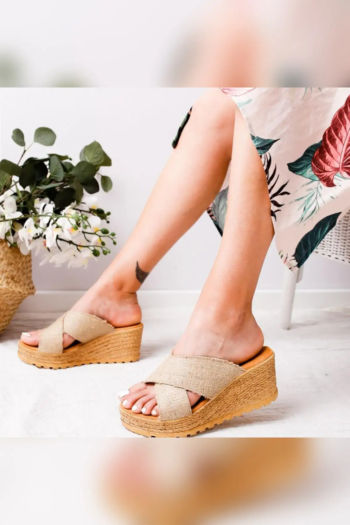 

Rayna Natural Linen Cross Mesh Wedges Slippers