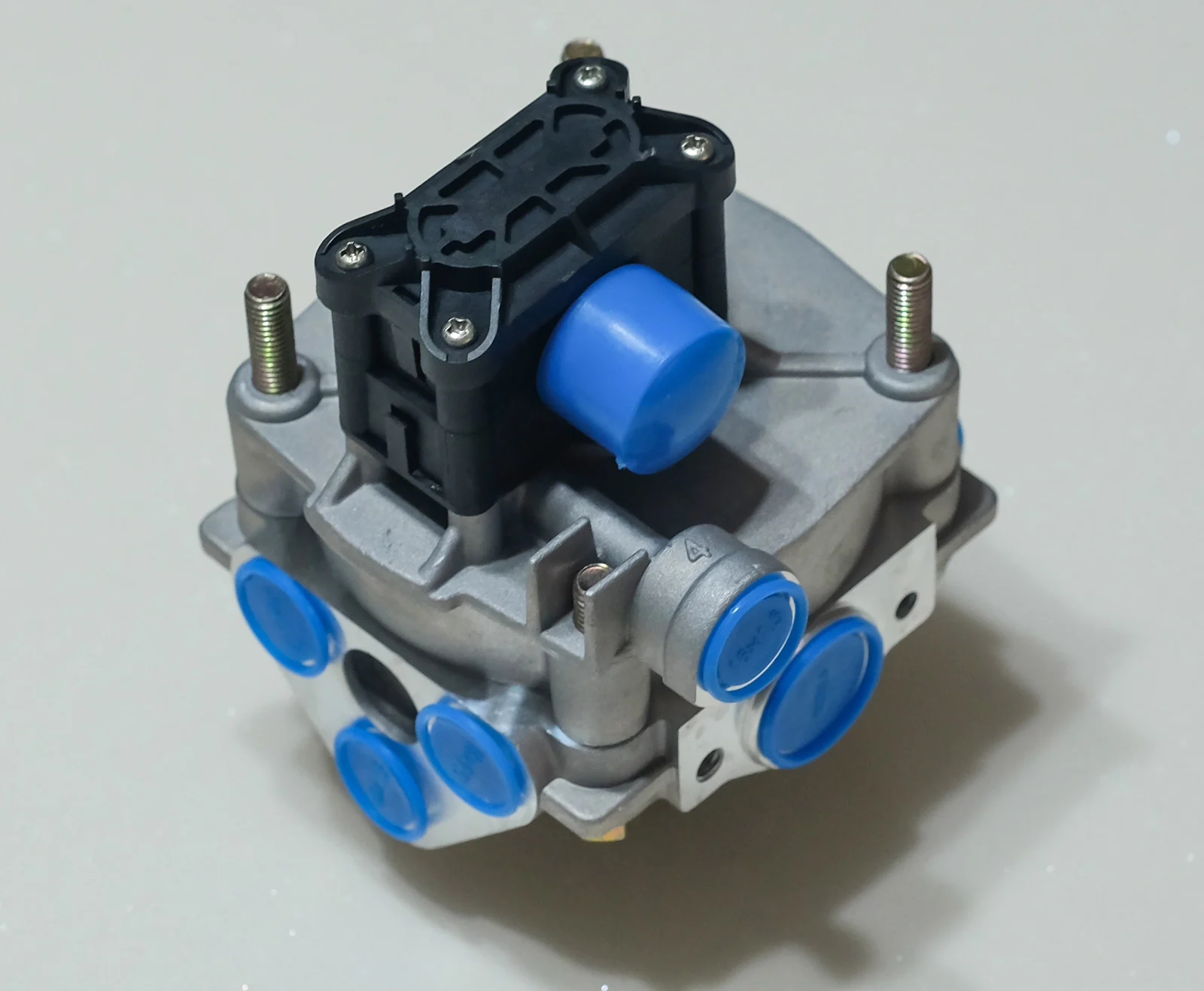 Высококачественный релейный клапан модулятора Haldex ABS OE 950364047, новый (art.: 3920d433e1df5) - 3920d433e1df5