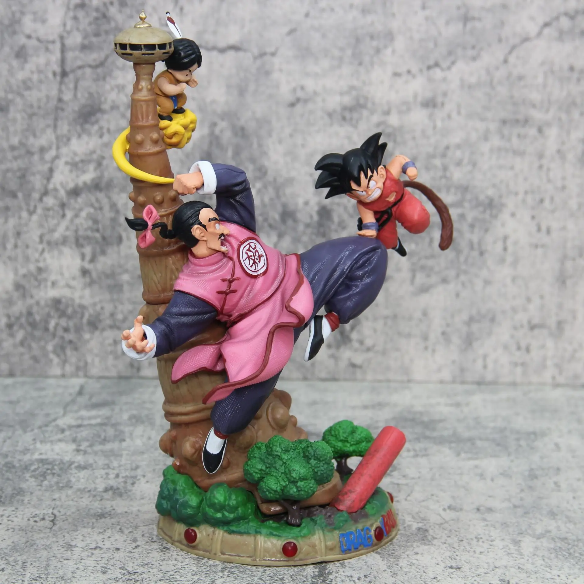 Фото Фигурка из серии Dragon Ball: Тао Пай-Пай против Гоку на фоне Корин-Таура, аниме-модель, украшение и коллекционная игрушка в подарок №1