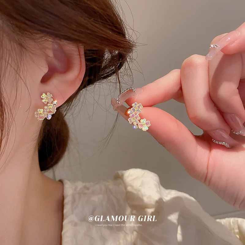 

Silver Needle, Colored Light, Flower, Diamond Earrings, Korean Design Sense, Fashion, Network Red Temperament, Niche