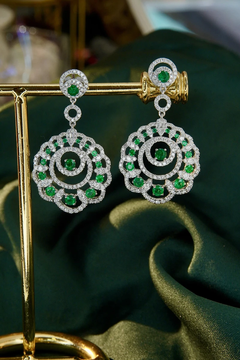 Рисунок 4 - Серьги LUOWEND из белого золота 18 карат