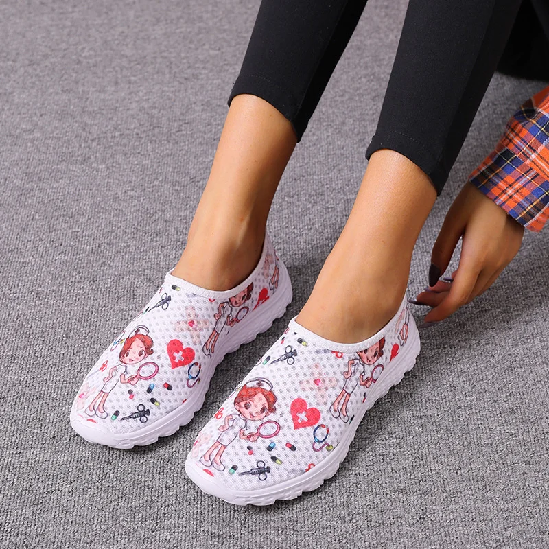 

2023 New Fashion Comfort Soft Casual Shoes Mesh Women's Sneakers Sweet Cartoon Slip on Nurse Female Ladies Sports Shoes