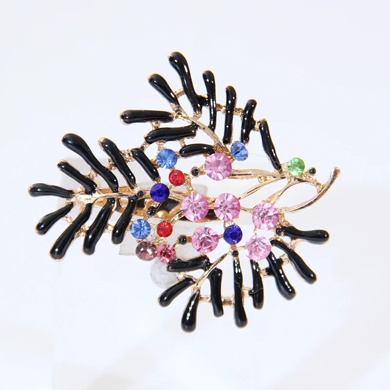 

MOZOG Delicate Women Ornament Ultralight Fashion Jewelry Popular Brooch Versatile Lapel Pins Exquisite Tack Clothing Decoration