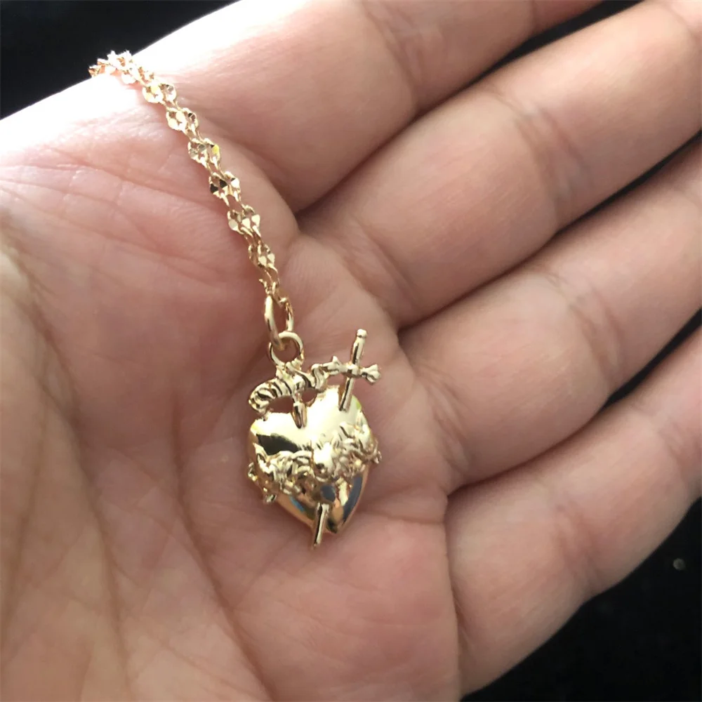 

Модное позолоченное ожерелье с подвеской-мечом в форме сердца для женщин и девушек, богемное уникальное винтажное особое ювелирное изделие...