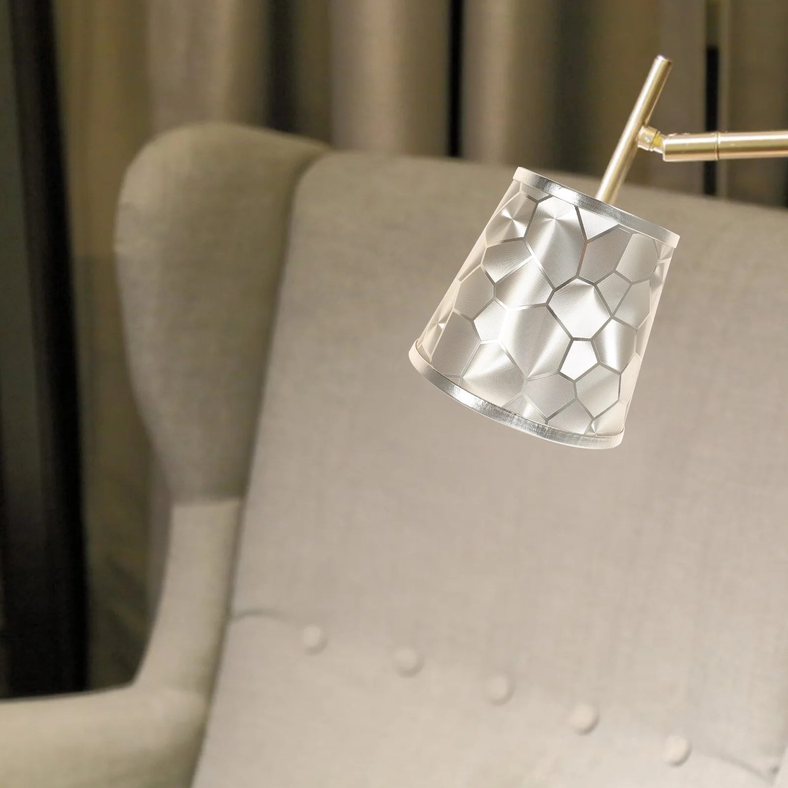 

Shade Lamp Light Lampshade Desk Table Shades Bedside Pendant Wall Bell Guard Bulb Covers Shell Ceiling Floor Chandelier Drumclip