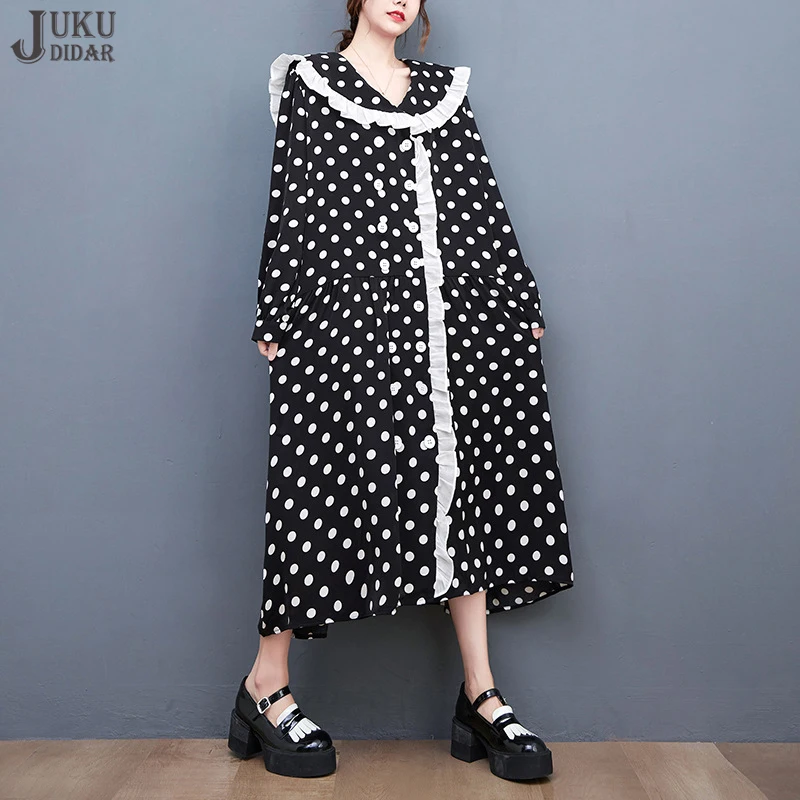 

Платье в горошек с оборками, V-образным вырезом и длинным рукавом