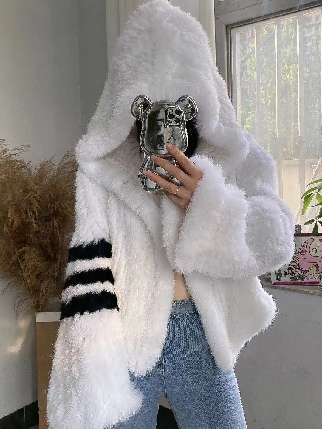 Женское короткое пальто из натурального кроличьего меха