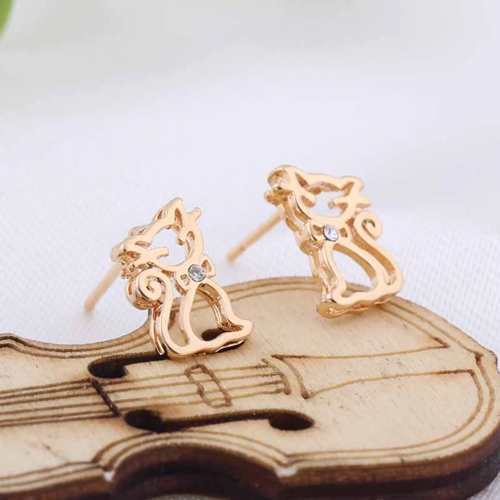 

1 Pair Cat Shape Earrings Micro-inlay Stylish Decor Gift Rings Stud Earrings for Lady