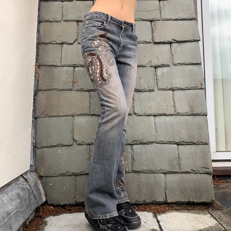 

2021 New Women's Embroidered Low Waist Washed Micro La Denim Pants