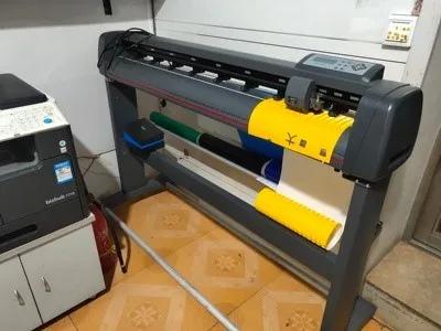 Виниловый режущий плоттер серии HC с оптическим ушком