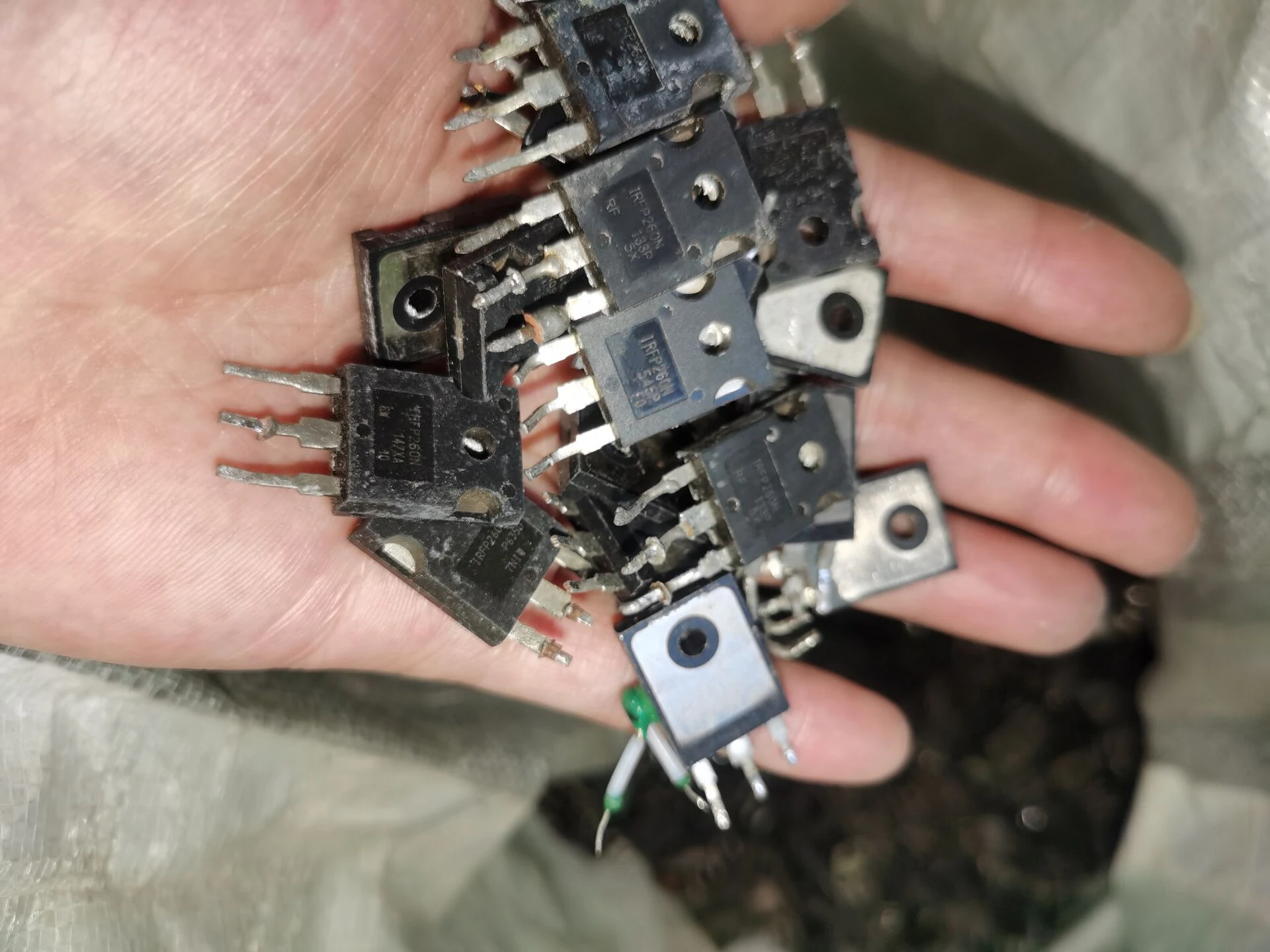 5 шт. IRFP260 IRFP460 20N60C3 24N60C3 IRFP260N SPW20N60C3 SPW24N60C3 IRFP460PBF IRFP260NPBF В наличии