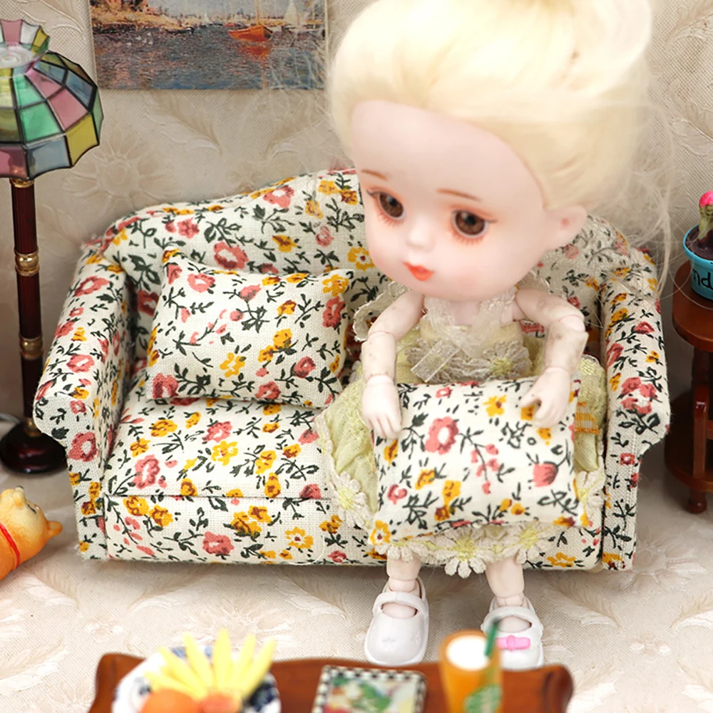 

1/12 Dollhouse Miniature Accessories Mini Double Sofa Simulation Furniture Model Toy for 6 Inch Doll House Decoration
