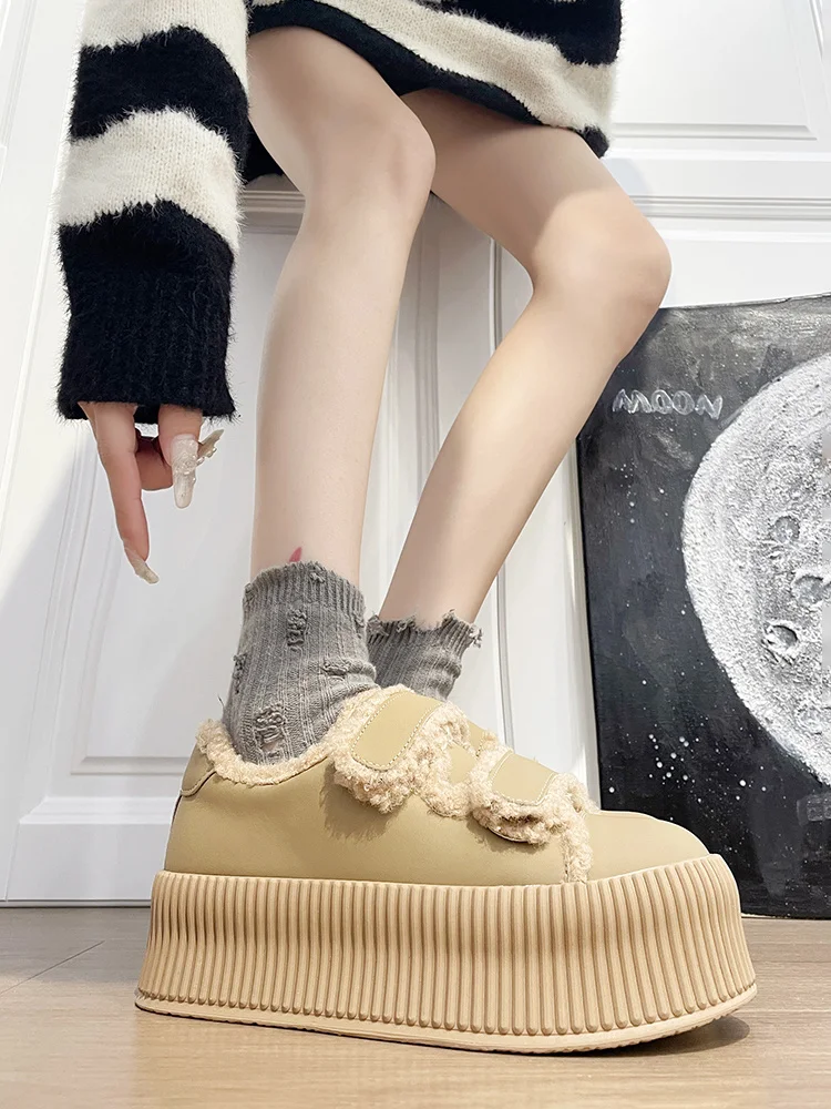 

Женская обувь на платформе, женская обувь с круглым носком, Модные сабо, зимнее платье, новинка 2022, средний полиуретановый короткий плюшевый...