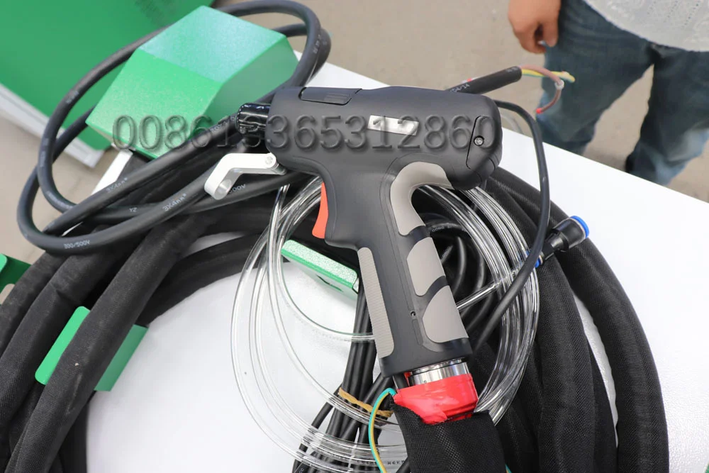 Машина для очистки грязи и жирных слоев волоконной лазерной сварки резки