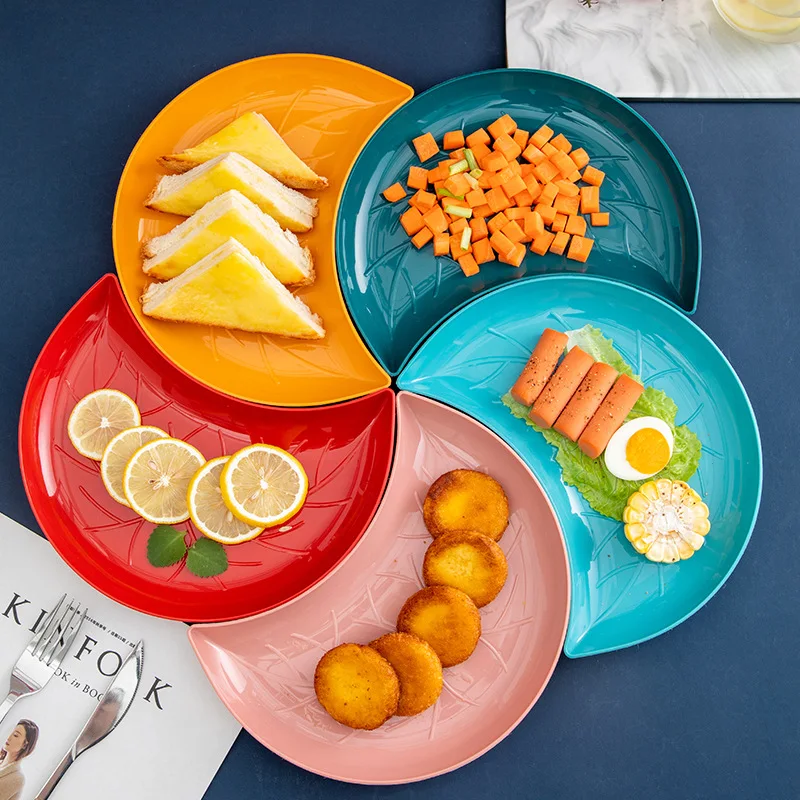 

Food-grade plastic bone-spitting moon plate dining table bone-spitting snack plate fruit plate dinner crescent plate