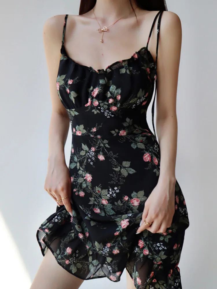 

Платье WOMONGAGA 8BYR женское во французском простом повседневном стиле с вырезом лодочкой, эластичное черное платье на бретельках с принтом и вы...