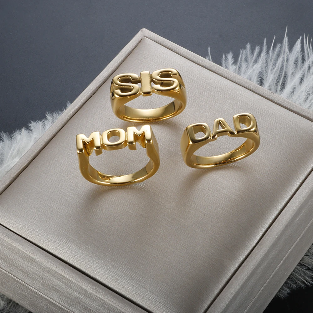 New Fashion Gold Plated Glossy Letters Stainless Steel Rings for Women Men Mom SIS Dad High Quality Polish Jewelry Xmas Gift