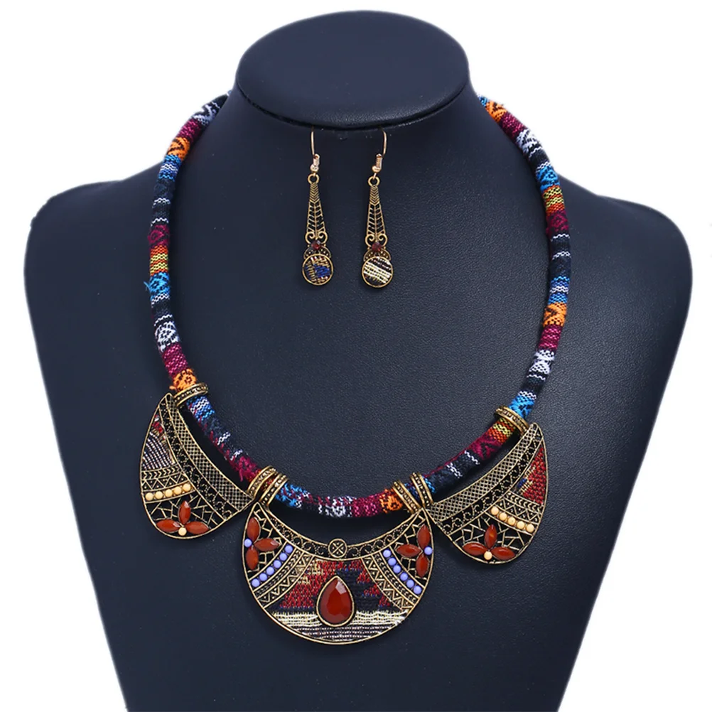 

Simple Indian Necklace Set Bib Necklace Earrings Set National Style Bohemian Bohemia Jewelry (Coffee)