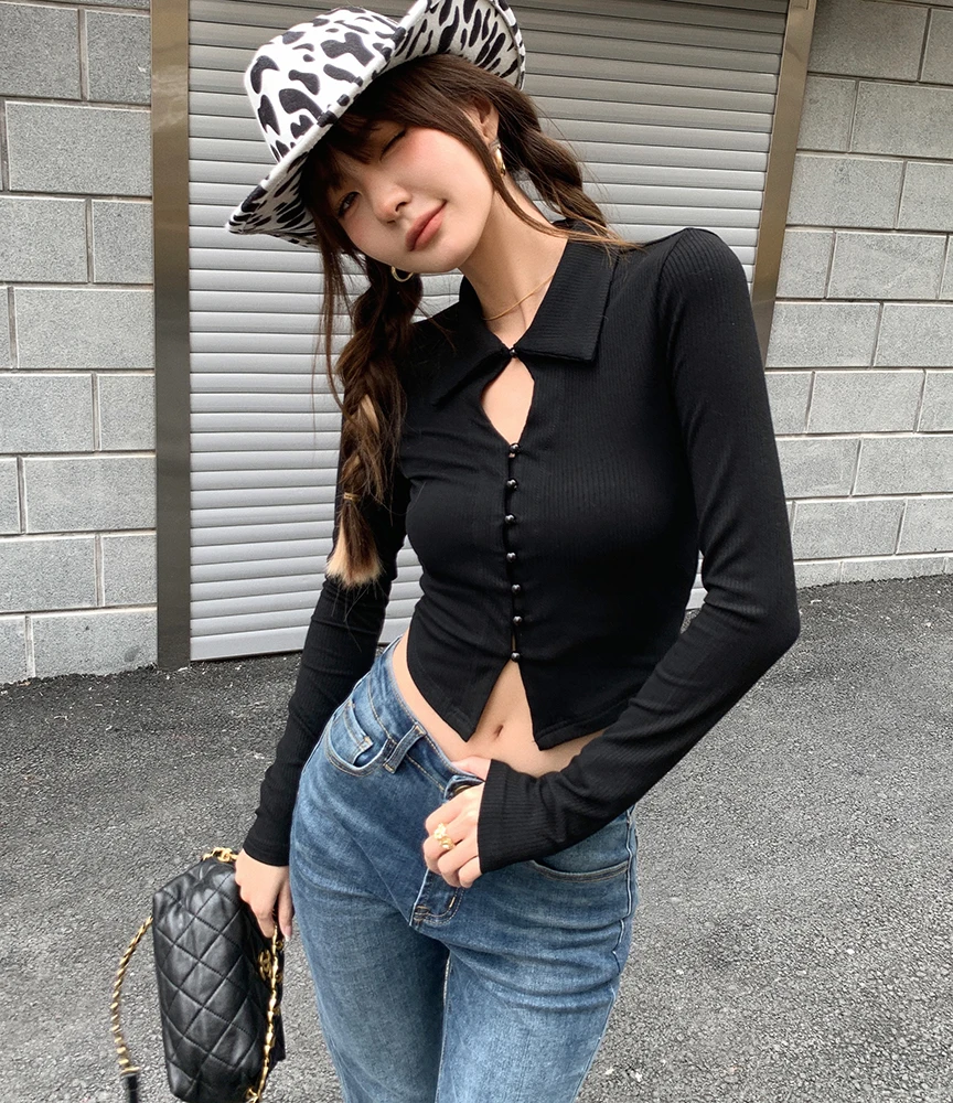 

2022 spring new European and American hot girls sexy slim short long-sleeved T-shirt pearl button shirt top women
