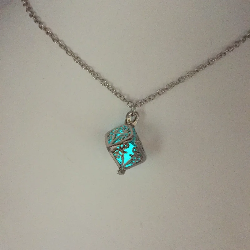 

Hollow Square Tree of Life Necklace Lovers' Cube Luminous Necklace Jewelry