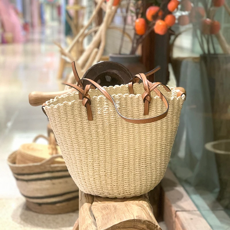

Spring/summer all-match shoulder woven bag Street clapping hand-hand-woven straw Tote bag Beach travel all-match handbag