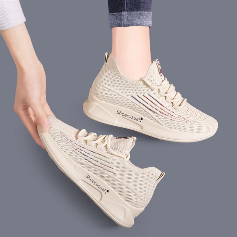 

2022 Summer Women Shoes Casual Mesh Breathable Sneakers Ladies Thick Sole Shoes Ins Hot Sale 40 Yards Fashion Shoes Zapatillas