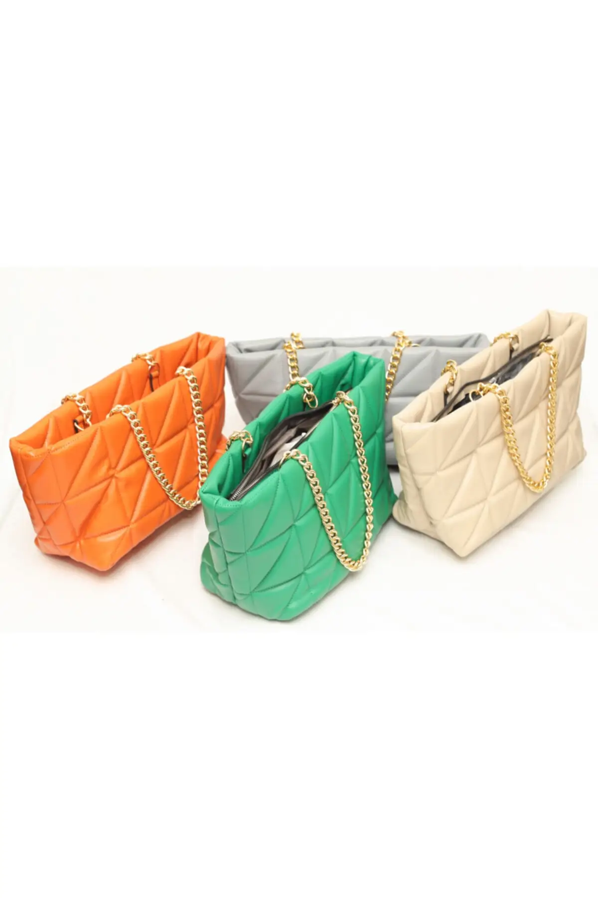 Женская сумка на молнии с цепочкой и геометрическим узором |