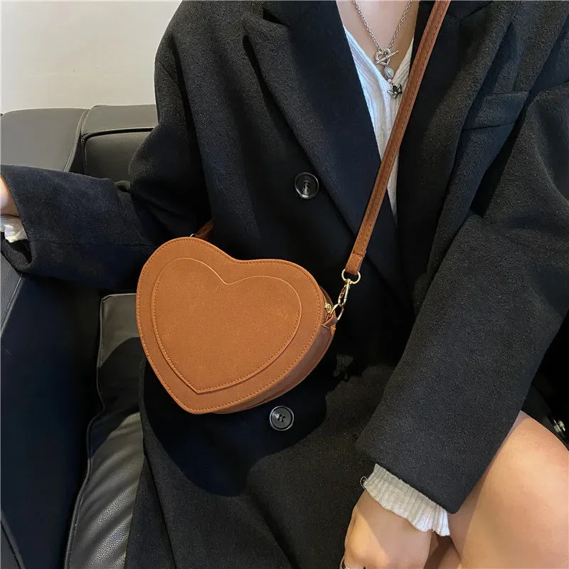 

Love Niche Design Frosted Heart-shaped Small Bag Women's 2022 New Trendy Fashion Retro All-match Messenger Women's Bag