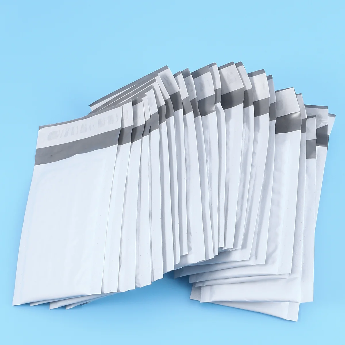 

50 шт. конверты из пузырчатой пленки, самозапечатывающиеся конверты для доставки, водонепроницаемые конверты для почтовых отправлений, клейкие пакеты для доставки ювелирных изделий