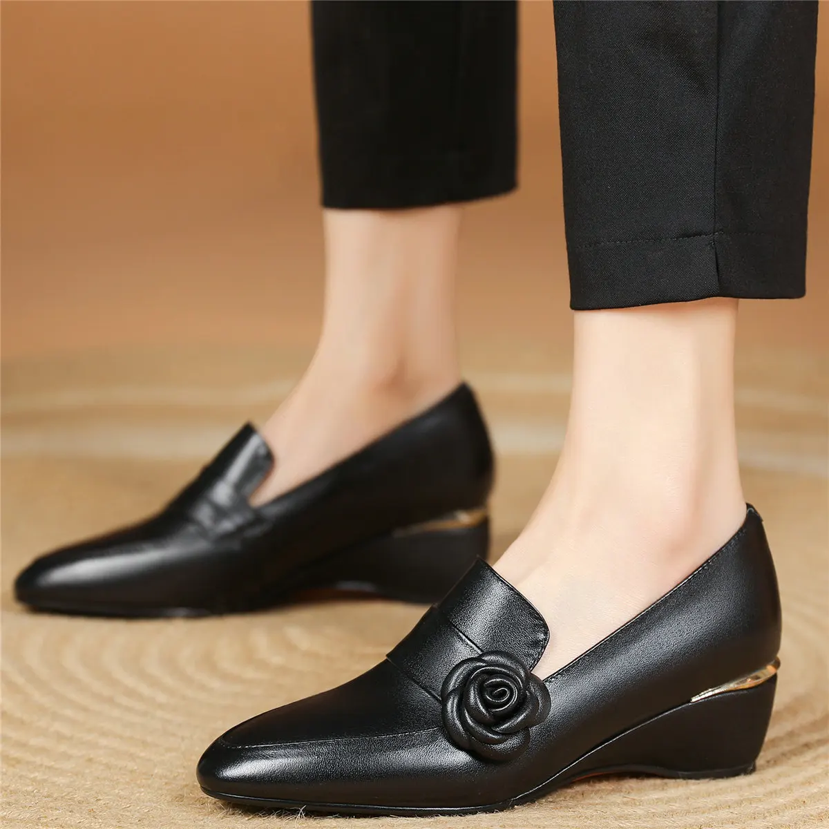 Wedges Oxfords Shoes Women Genuine Leather Med Heels Platform Pumps Shoes Female Flowers Round Toe Fashion Sneakers Casual Shoes