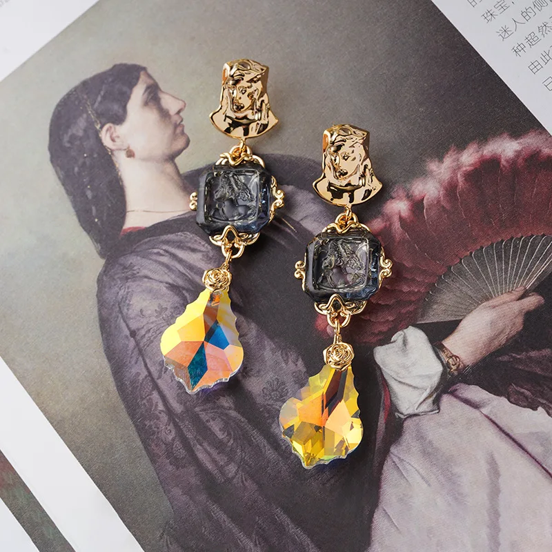 Рисунок 4 - Винтажные висячие серьги из натурального камня