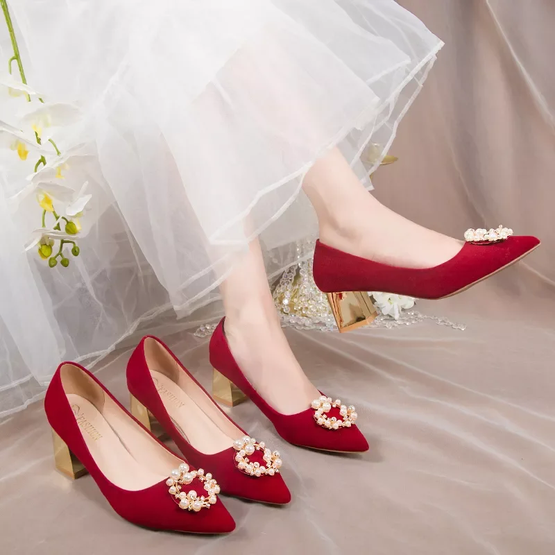 

New Wedding Simple Fashion Women's Shoes Sweet Solid Color One Pedal Pointed Toe Shallow Mouth Pearl Garland High Heels