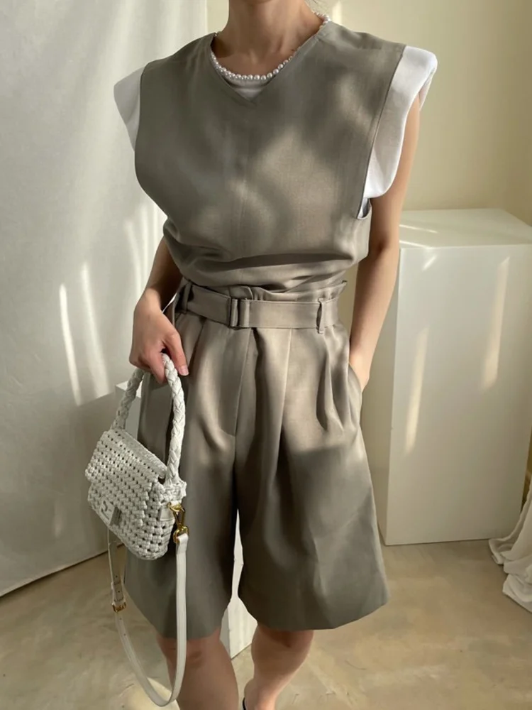 

Plain Set For Female V Neck Sleeveless One Size Lace Up Top Short Pants Sets Women 2022 Spring Clothing Fashion Simple N720