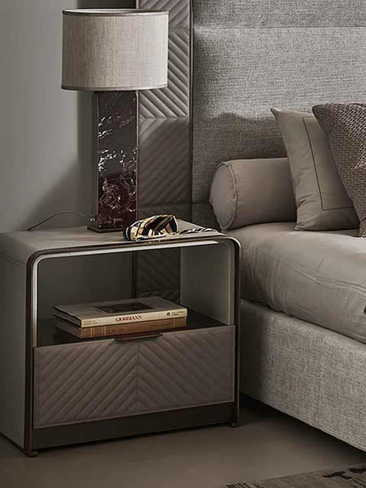 

Итальянский светильник, роскошный прикроватный шкаф, мастер, спальня, прикроватный шкаф для хранения, постмодерн, простой американский при...