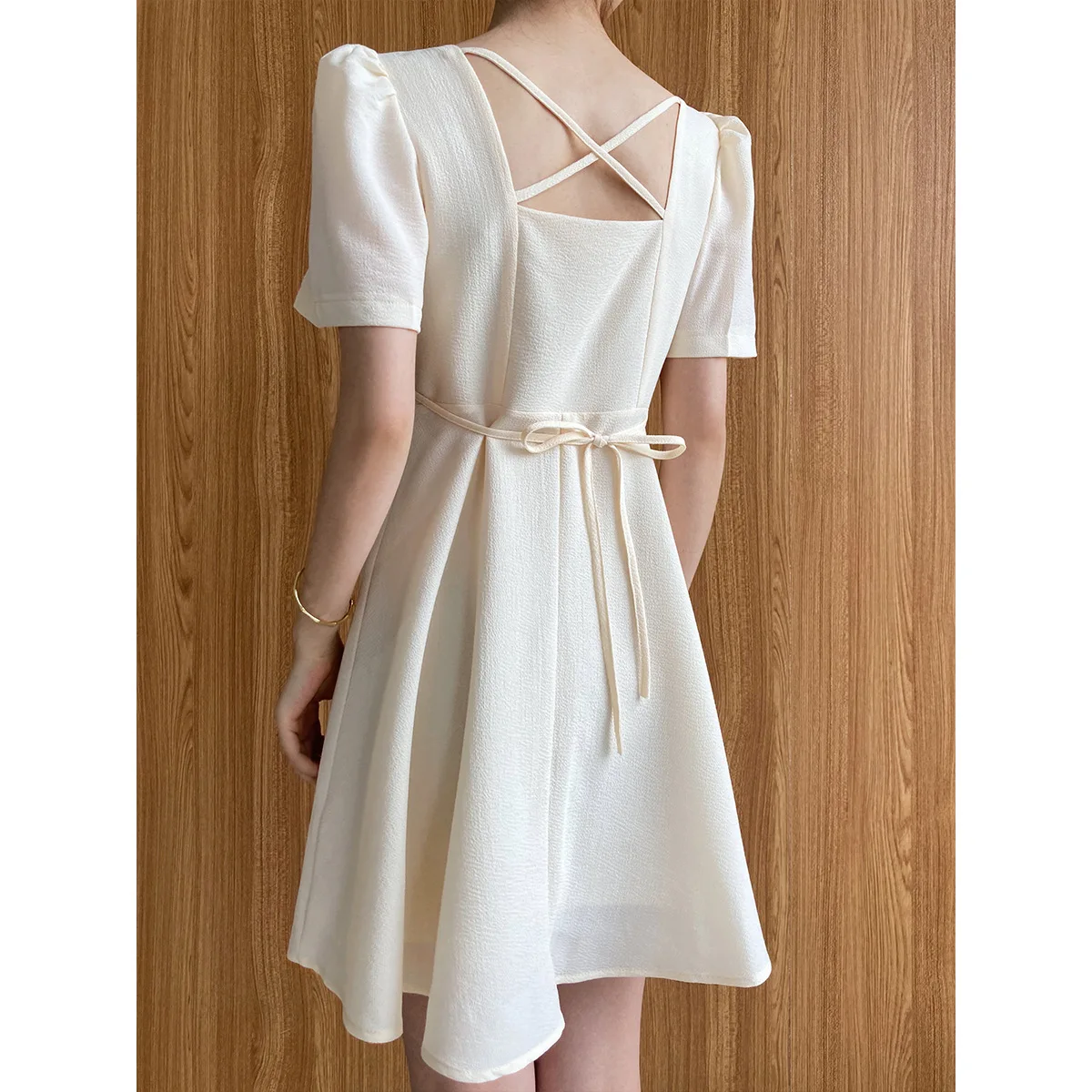 

Summer French puff sleeve dress small cross open back waist square collar small black dress