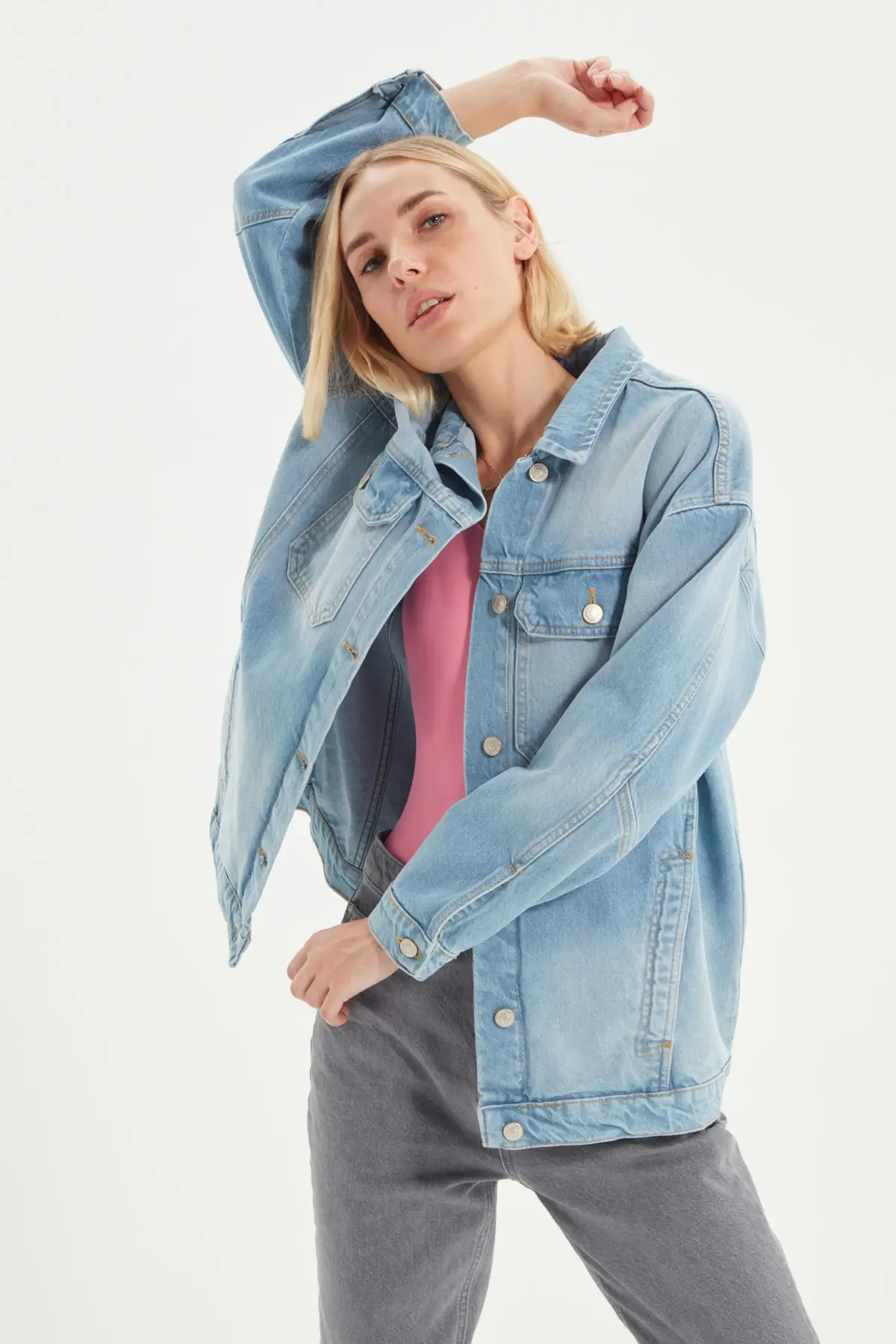 Trendyol Pocket Detail Denim Jacket TWOAW22CE0242