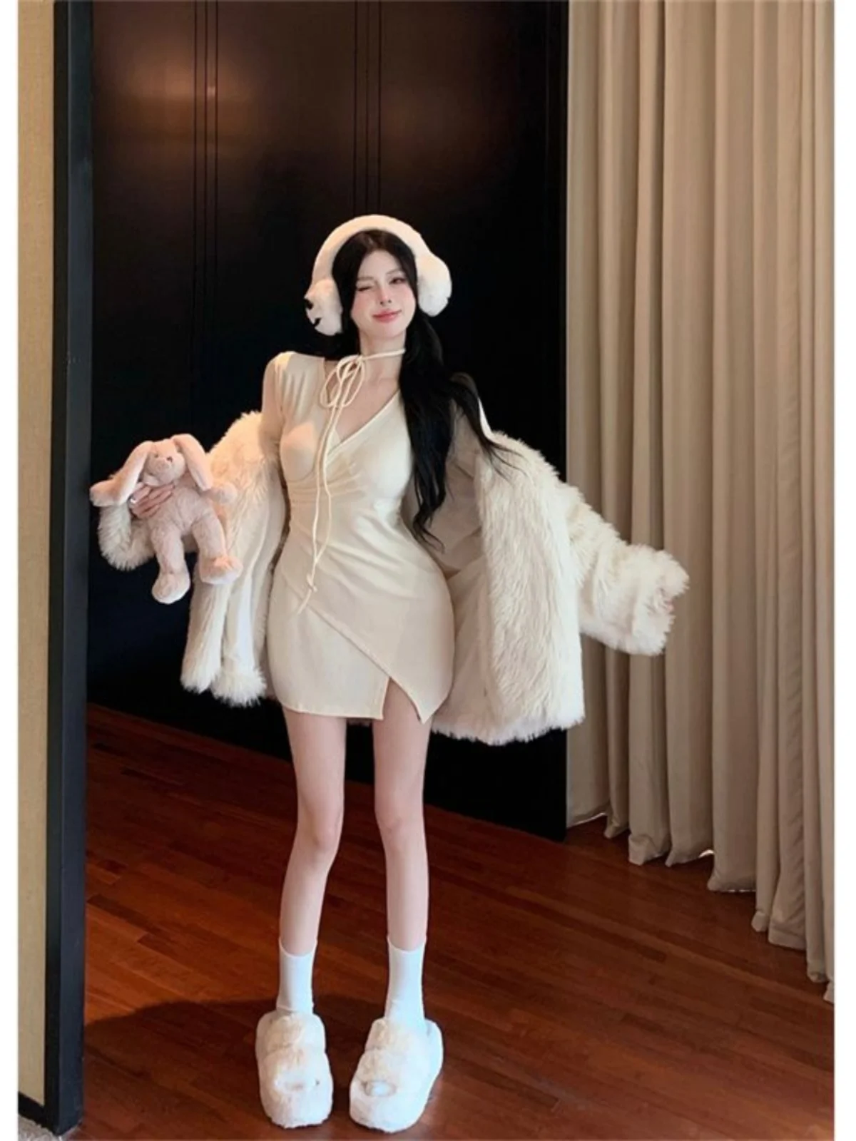 Pure Desire Sle Сексуальное темпераментное платье с v-образным вырезом и длинными