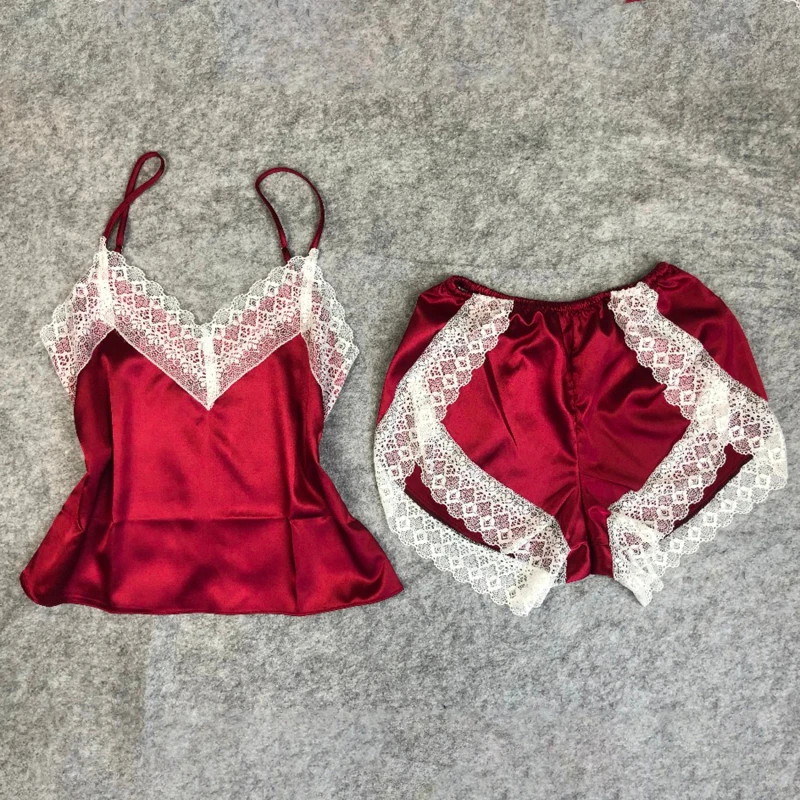 

Женская сексуальная пижама, Атласный пижамный комплект, белая кружевная Пижама с V-образным вырезом, милая майка без рукавов и шорты, женские принадлежности для сна