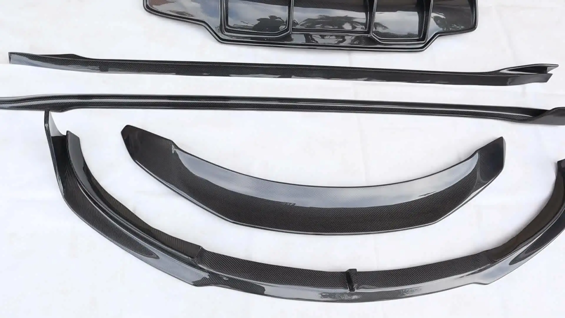 

V style carbon fiber front lip, side skirts, rear diffuser for Tesla Model 3 front splitter perfect fitment