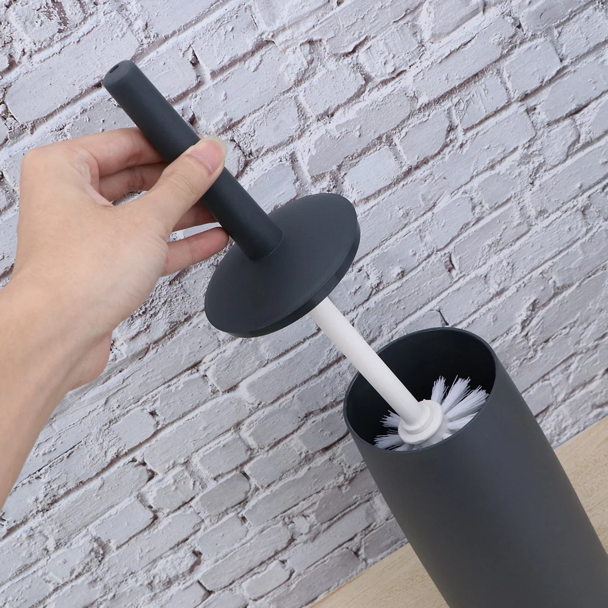 Компактная щетка для унитаза на нескольких местах и набор держателей с длинной