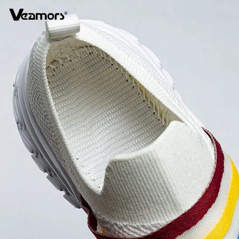 Новые женские кроссовки на платформе дышащие модные лоферы без шнуровки уютная