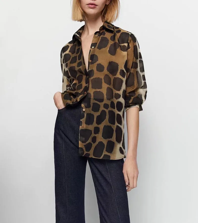 

Spring and Summer Women's Lapel New Animal Pattern Silk Satin Texture Color Matching Casual Fashion Shirt Long-sleeved Shirt