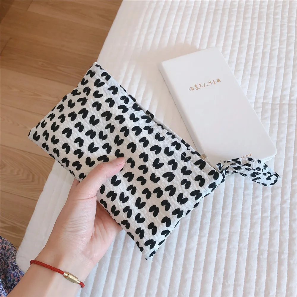 

Small Floral Women's Cosmetic Bag Mini Cotton Fabric Make Up Organizer Bag Pencil Cases Coin Purse Sanitary Towel Storage Pouch