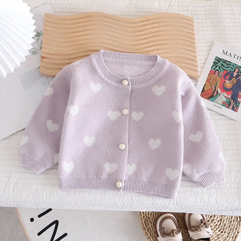 Свитер для девочек с милым рисунком сердечек весеннее пальто детская одежда