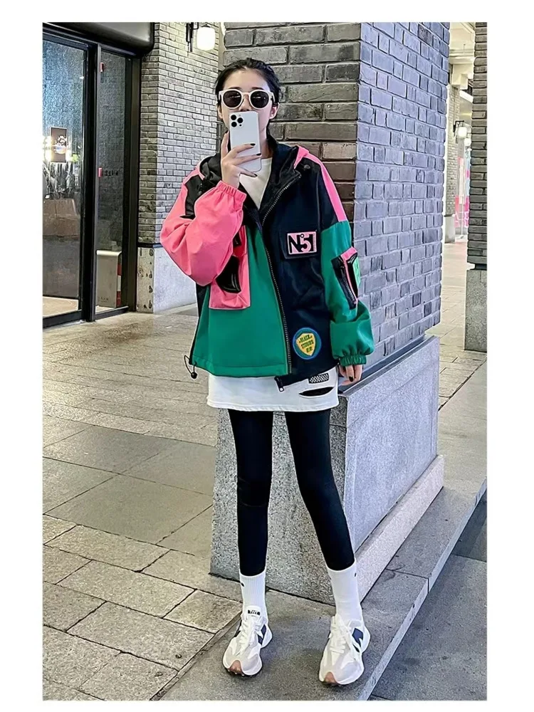 

Куртка-бомбер женская демисезонная на молнии с капюшоном и длинным рукавом