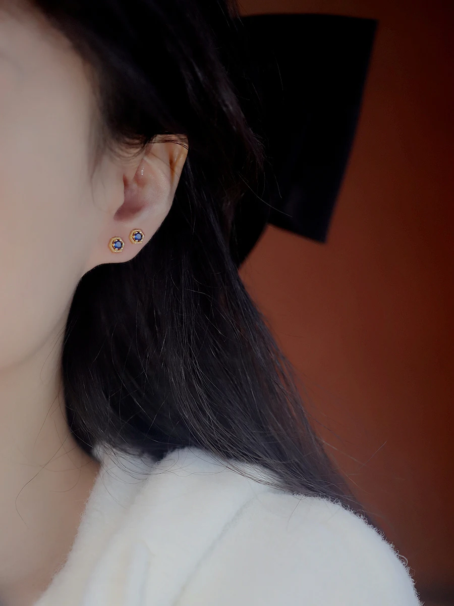 Женские серьги-гвоздики с синими бриллиантами новинка 2024 популярные